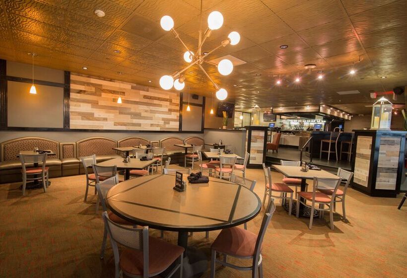 هتل Best Western Plus Steeplegate Inn