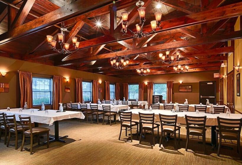 בית מלון כפרי Best Western Plus Steeplegate Inn