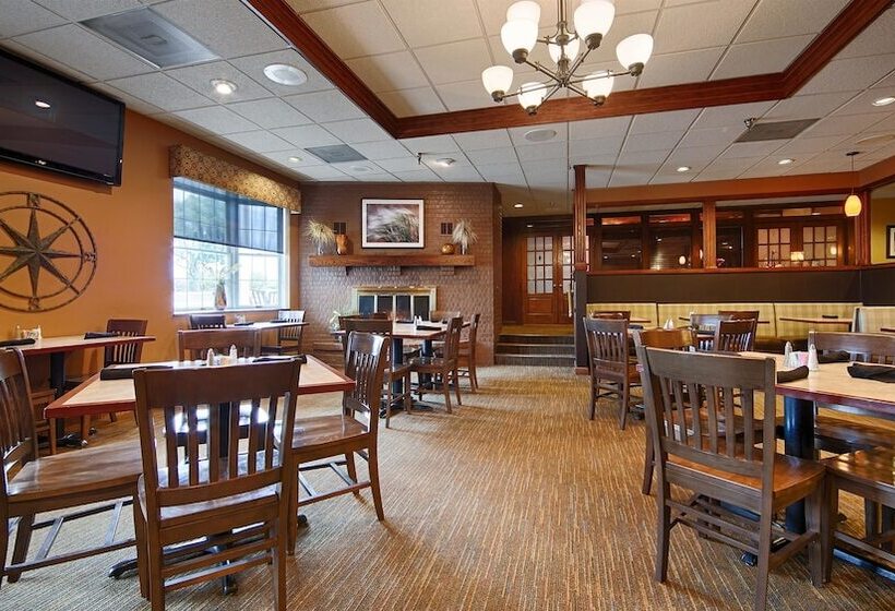 בית מלון כפרי Best Western Plus Steeplegate Inn