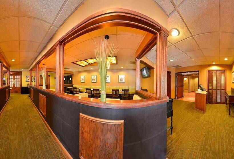 בית מלון כפרי Best Western Plus Steeplegate Inn