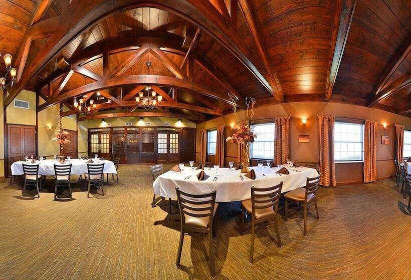 בית מלון כפרי Best Western Plus Steeplegate Inn