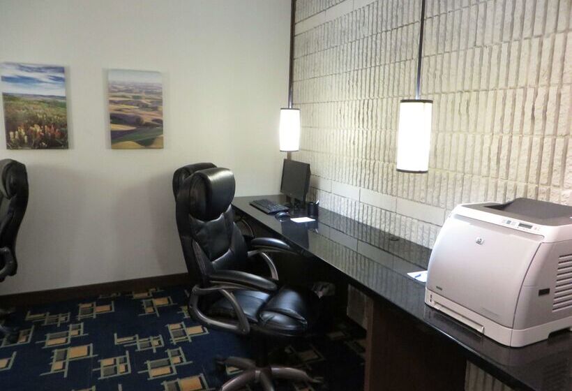 فندق Best Western Plus University Inn