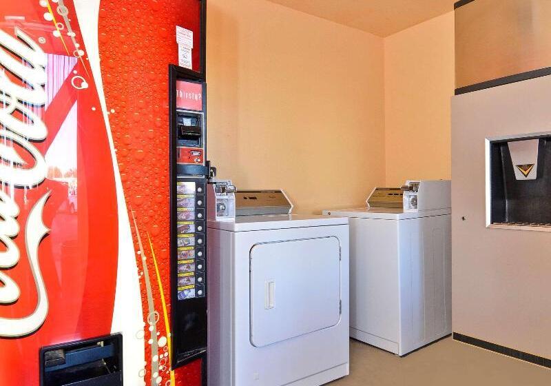 בית מלון כפרי Best Western Red Carpet Inn Hereford