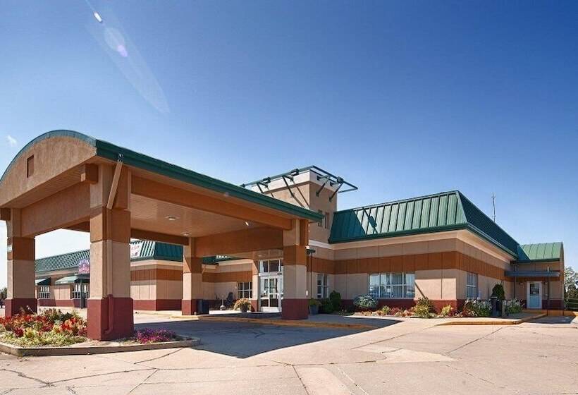 Отель Rock Island Inn & Suites Marshalltown