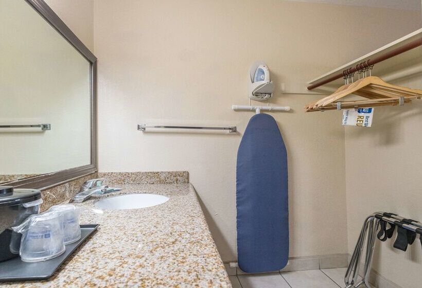 Отель Best Western Roseville Inn