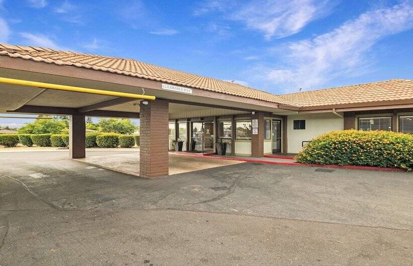 Отель Best Western Roseville Inn