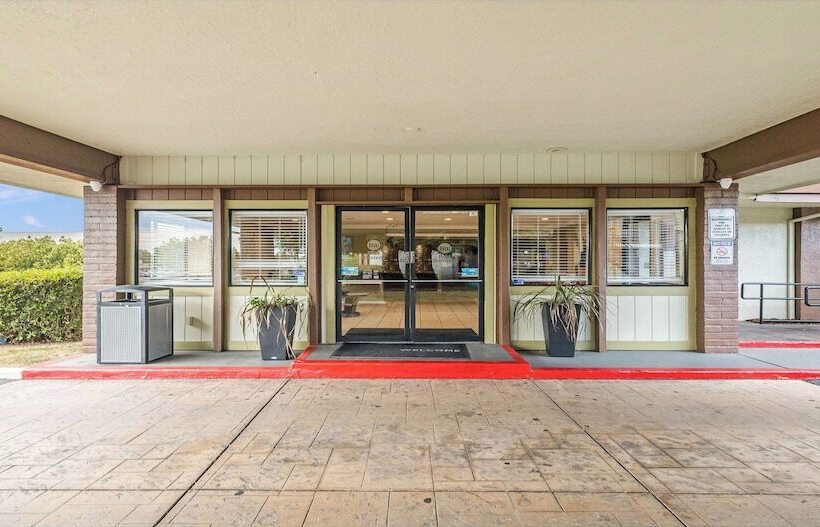 Отель Best Western Roseville Inn