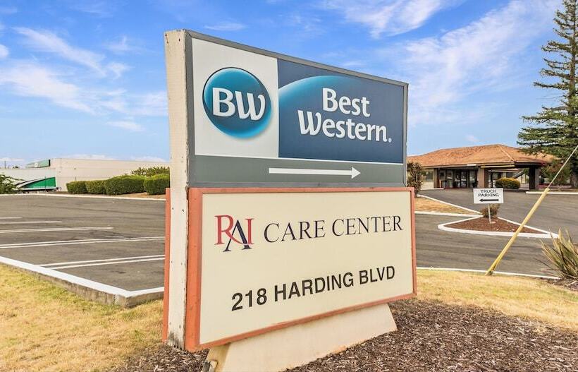 Отель Best Western Roseville Inn