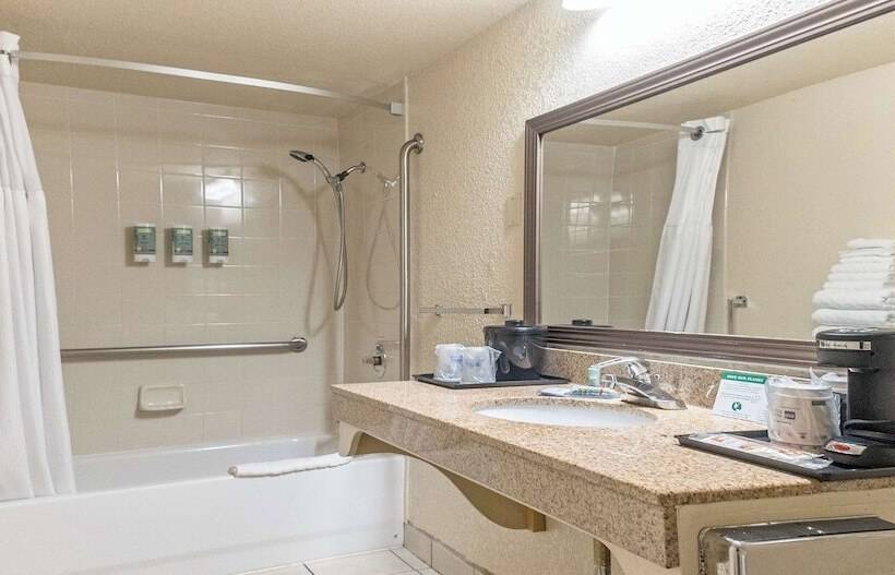 Отель Best Western Roseville Inn