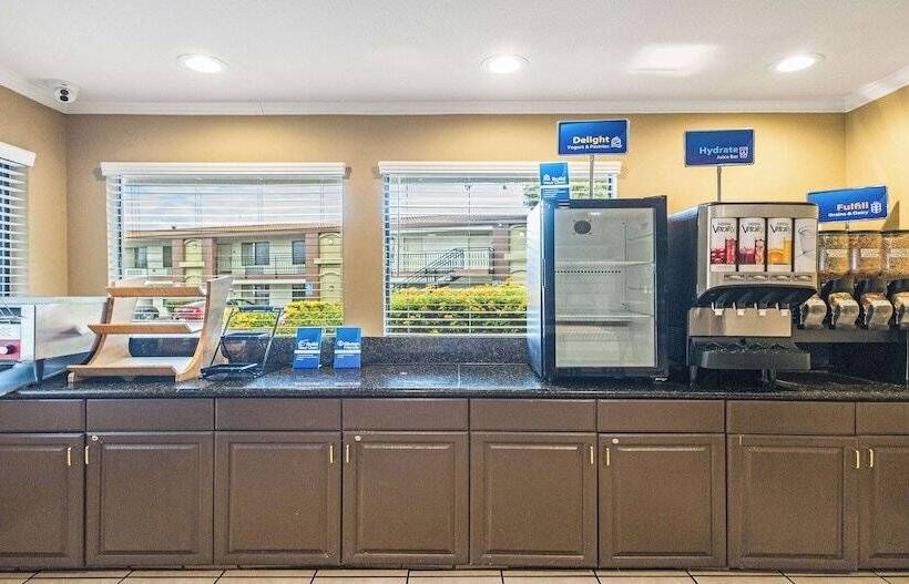 Отель Best Western Roseville Inn