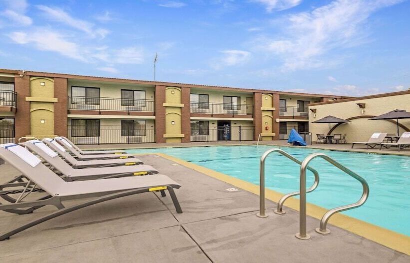 Отель Best Western Roseville Inn