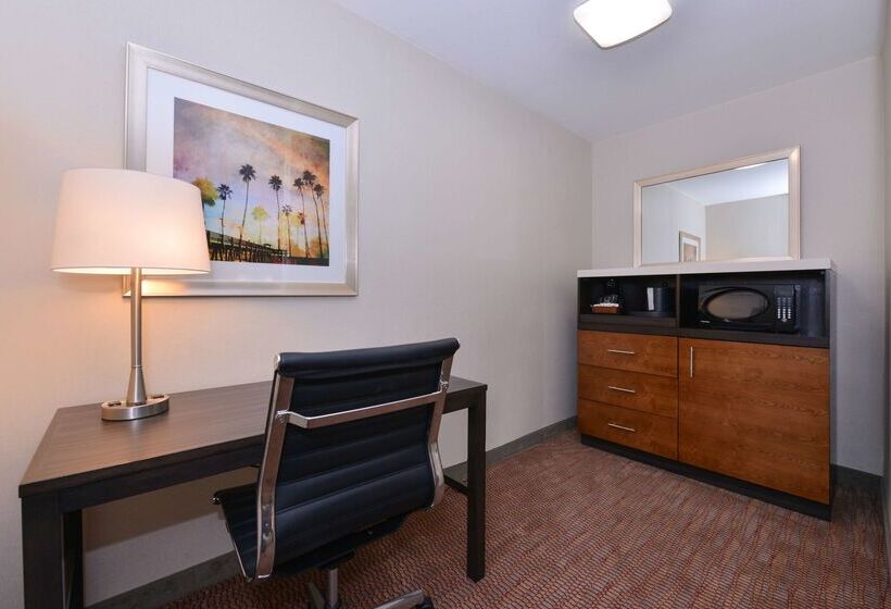 فندق Best Western Royal Palace Inn & Suites