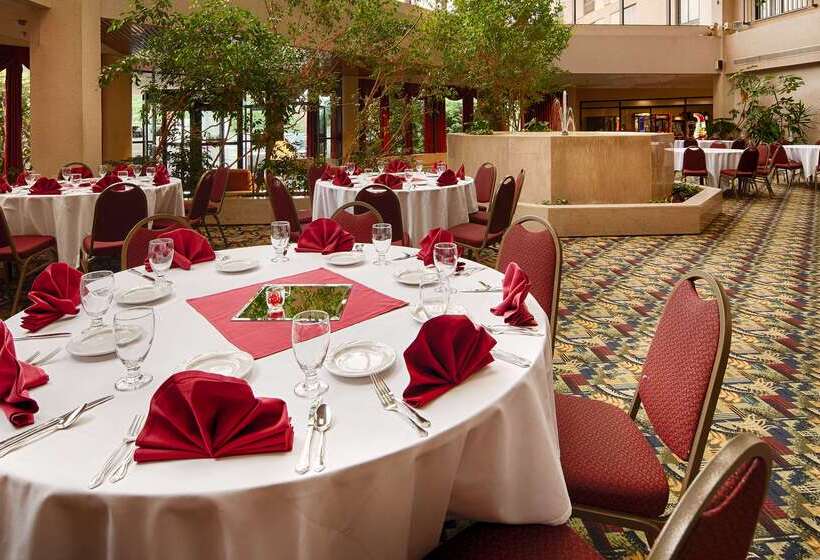 Best Western Royal Plaza Hotel And Trade Center