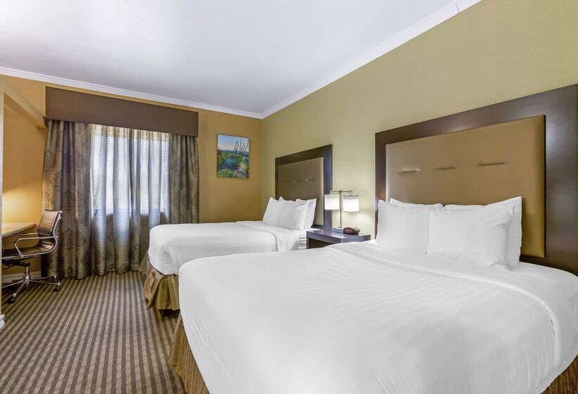 هتل Best Western Royal Sun Inn & Suites