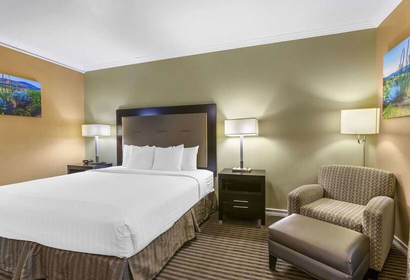 هتل Best Western Royal Sun Inn & Suites