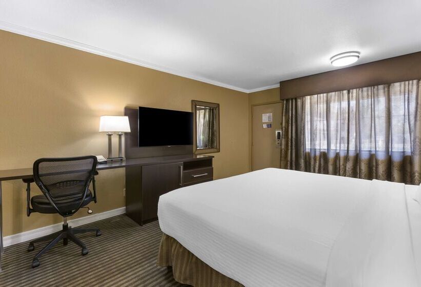 هتل Best Western Royal Sun Inn & Suites