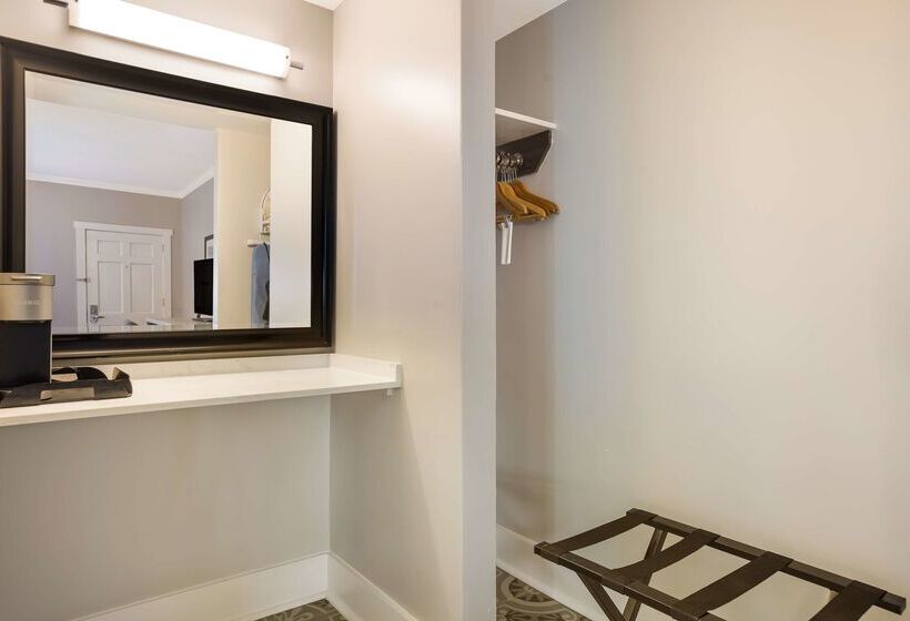 فندق Best Western Sea Island Inn