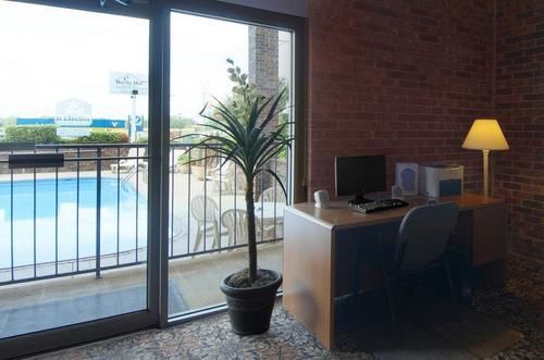 فندق Best Western Sherwood Inn