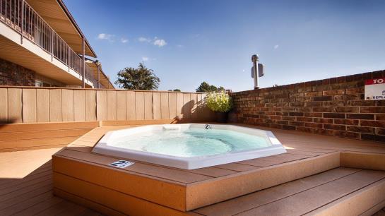 فندق Best Western Sherwood Inn