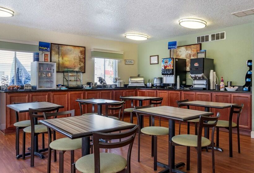 Отель Best Western Space Shuttle Inn