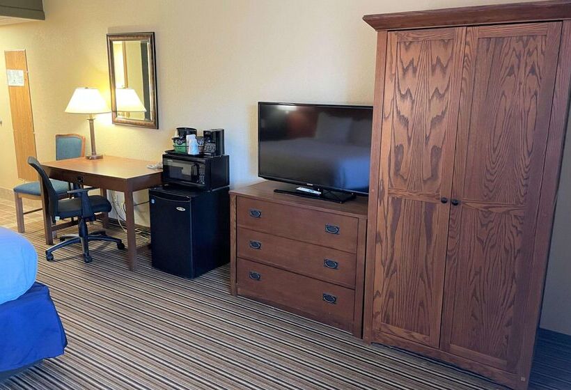 Crossroads Hotel And Event Center