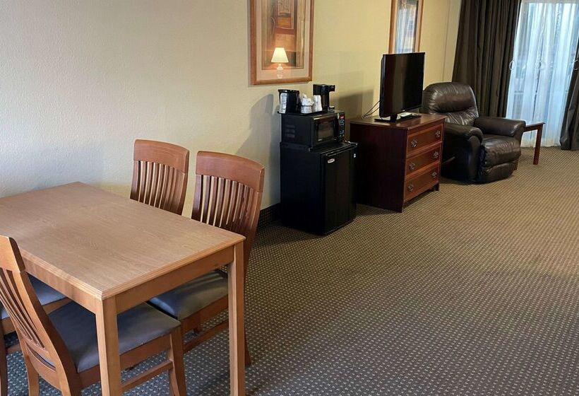 Crossroads Hotel And Event Center