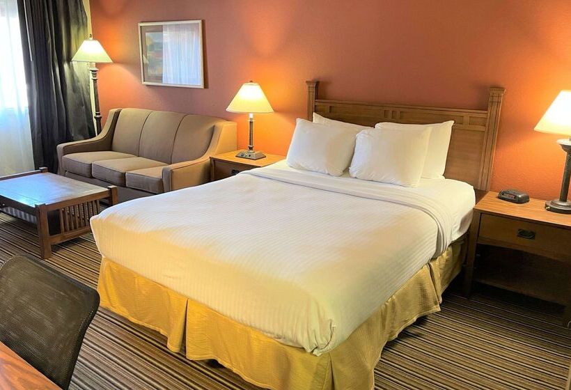 Crossroads Hotel And Event Center