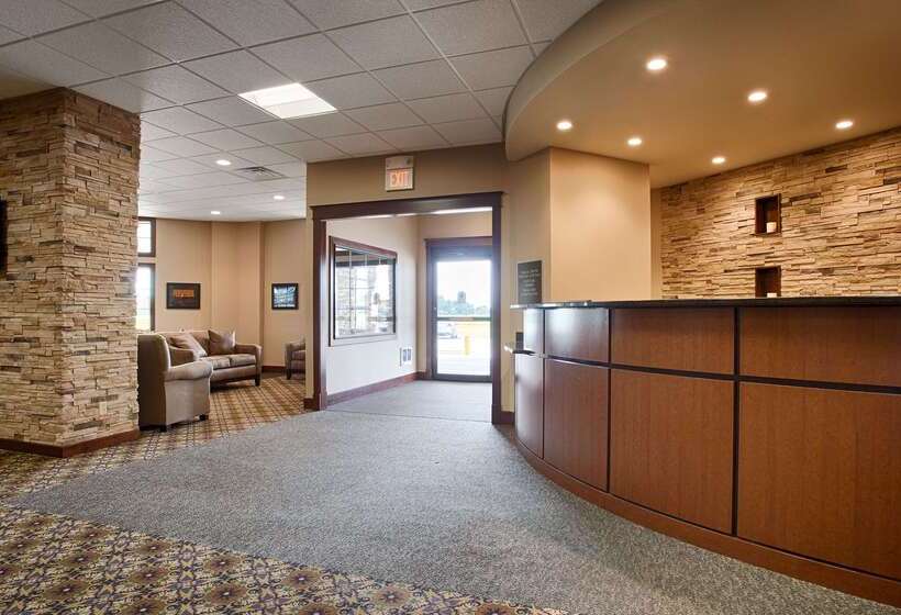 Crossroads Hotel And Event Center