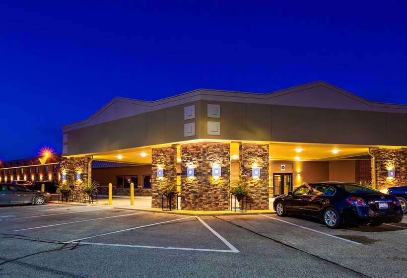 Crossroads Hotel And Event Center