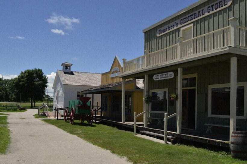 Crossroads Hotel And Event Center