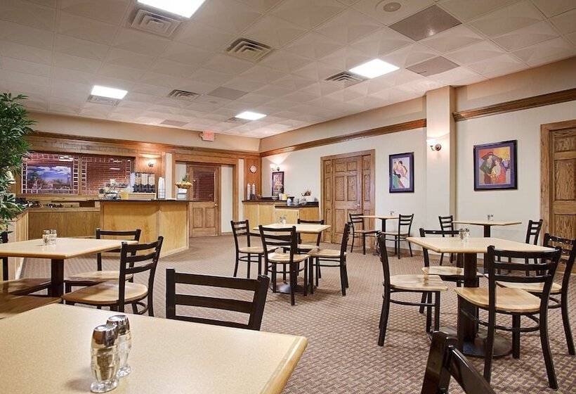 Crossroads Hotel And Event Center