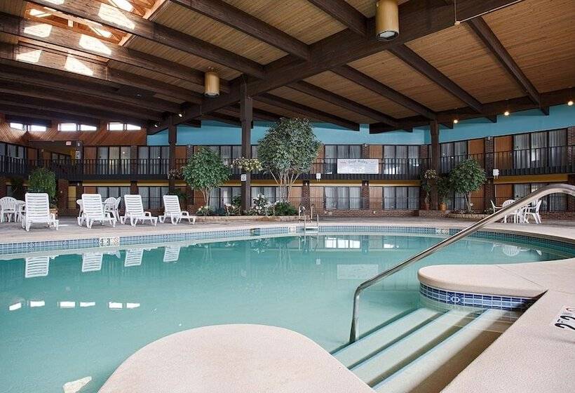 Crossroads Hotel And Event Center