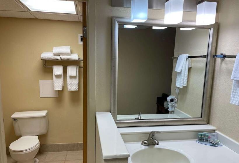 Crossroads Hotel And Event Center