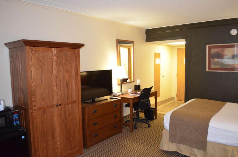 Crossroads Hotel And Event Center