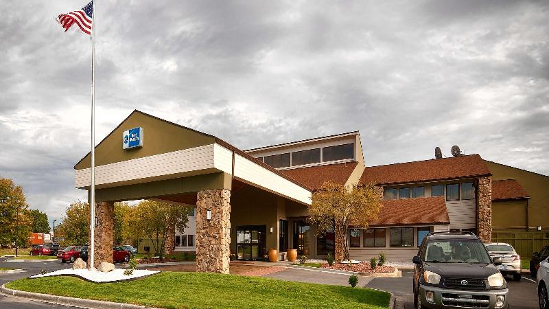 Crossroads Hotel And Event Center