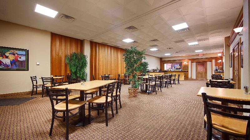 Crossroads Hotel And Event Center