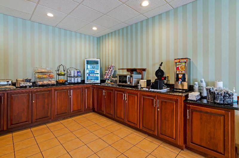 فندق Best Western Staunton Inn