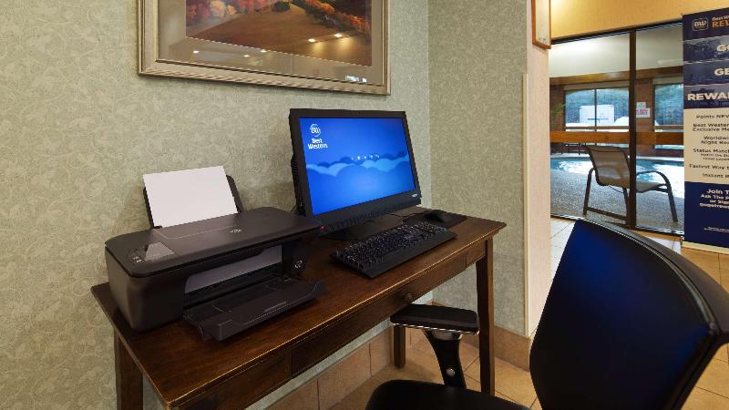 فندق Best Western Staunton Inn