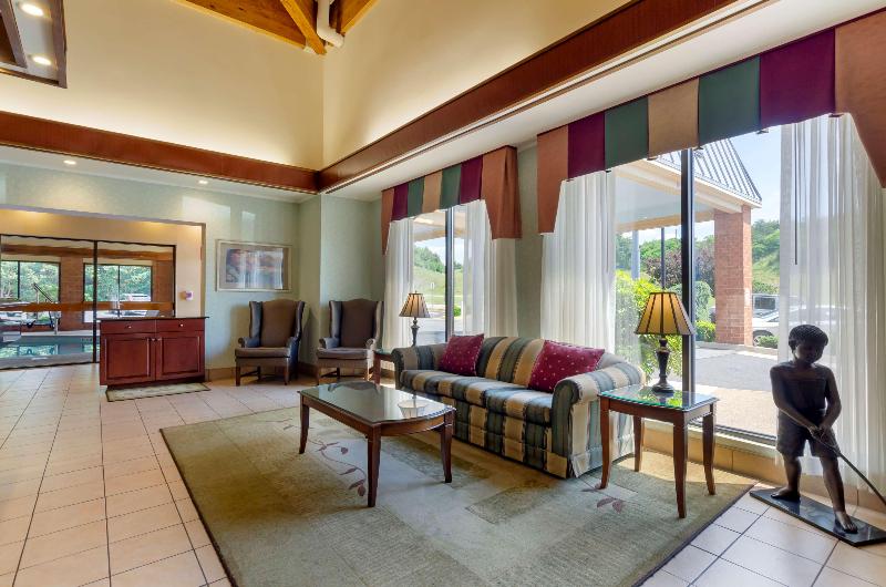 فندق Best Western Staunton Inn