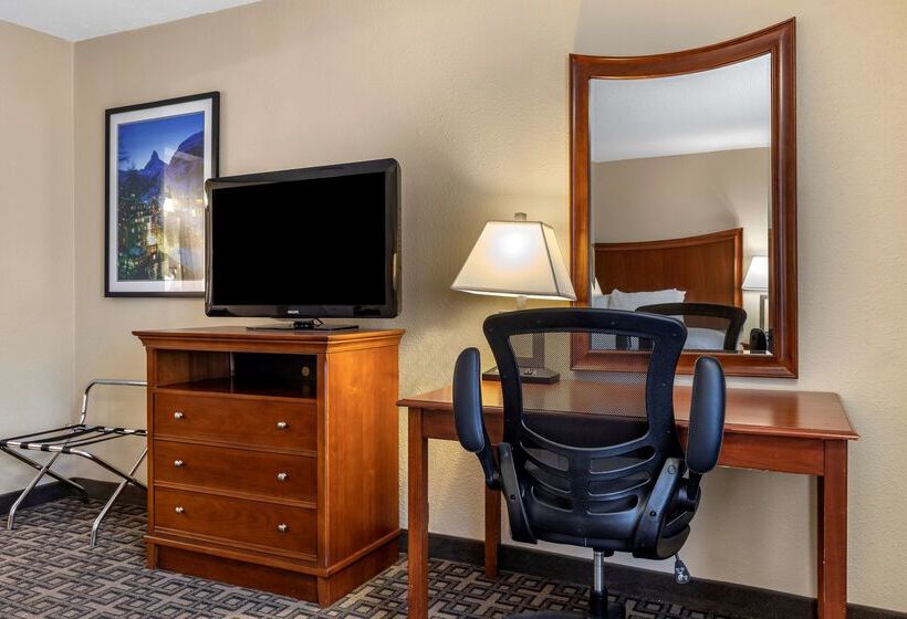Отель Best Western Swiss Clock Inn