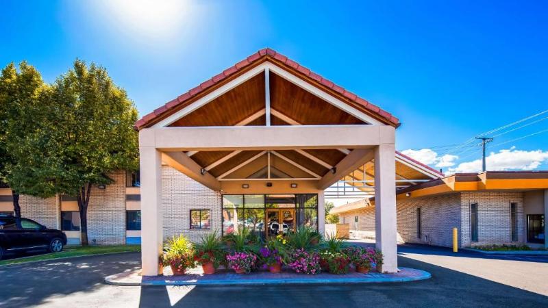 호텔 Best Western Town & Country Inn