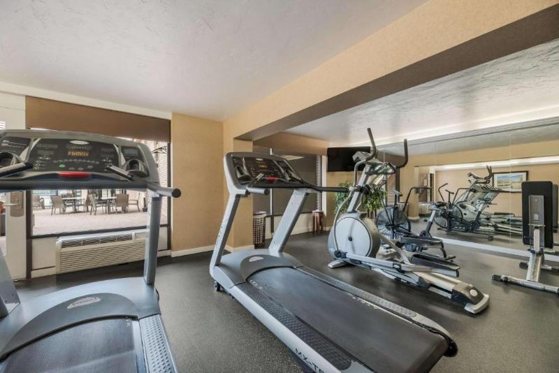 호텔 Best Western Town & Country Inn