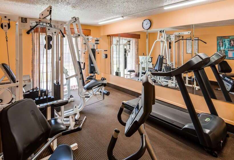 Отель Red Roof Inn & Suites Sulphur Springs