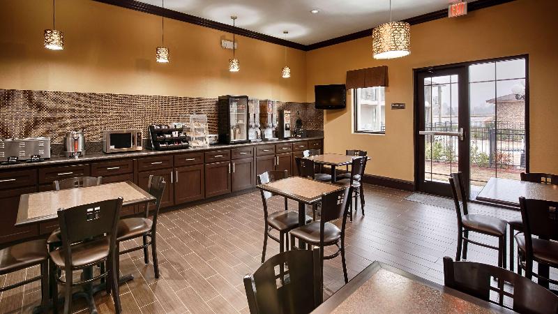 Отель Red Roof Inn & Suites Sulphur Springs