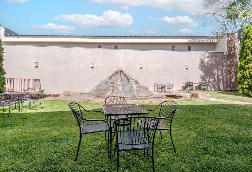 فندق Best Western Turquoise Inn & Suites