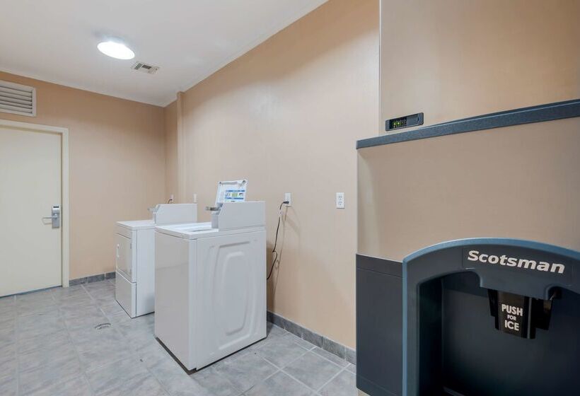 فندق Best Western Turquoise Inn & Suites