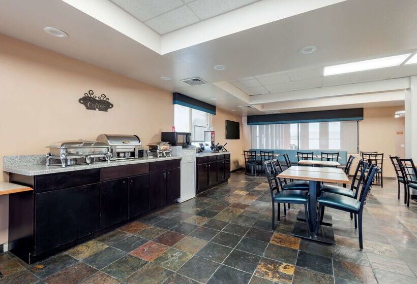 Отель Best Western Turquoise Inn & Suites