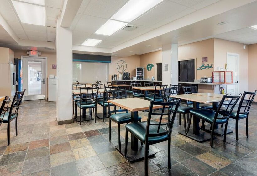 فندق Best Western Turquoise Inn & Suites