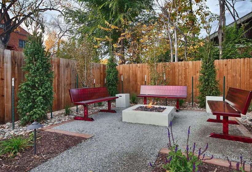 בית מלון כפרי Best Western University Inn