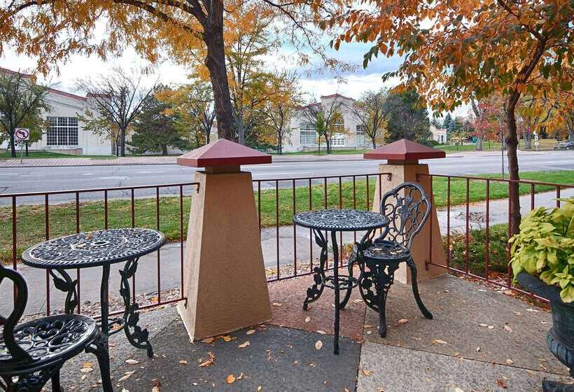 בית מלון כפרי Best Western University Inn